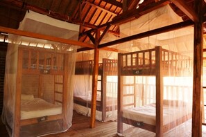 Phòng tập thể tiện nghi đơn giản | Két bảo mật tại phòng, truy cập Internet không dây miễn phí