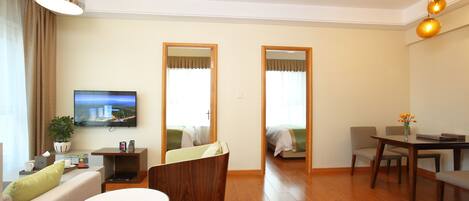 Sunshine Apartment with 2 Bedroom
