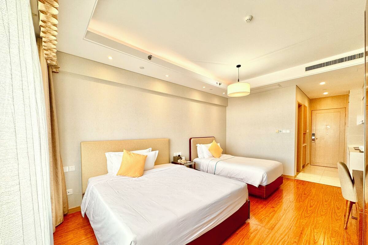 ห้องแฟมิลี่ทวิน | ผ้านวมขนเป็ด, มินิบาร์, ตู้นิรภัยในห้องพัก, โต๊ะทำงาน