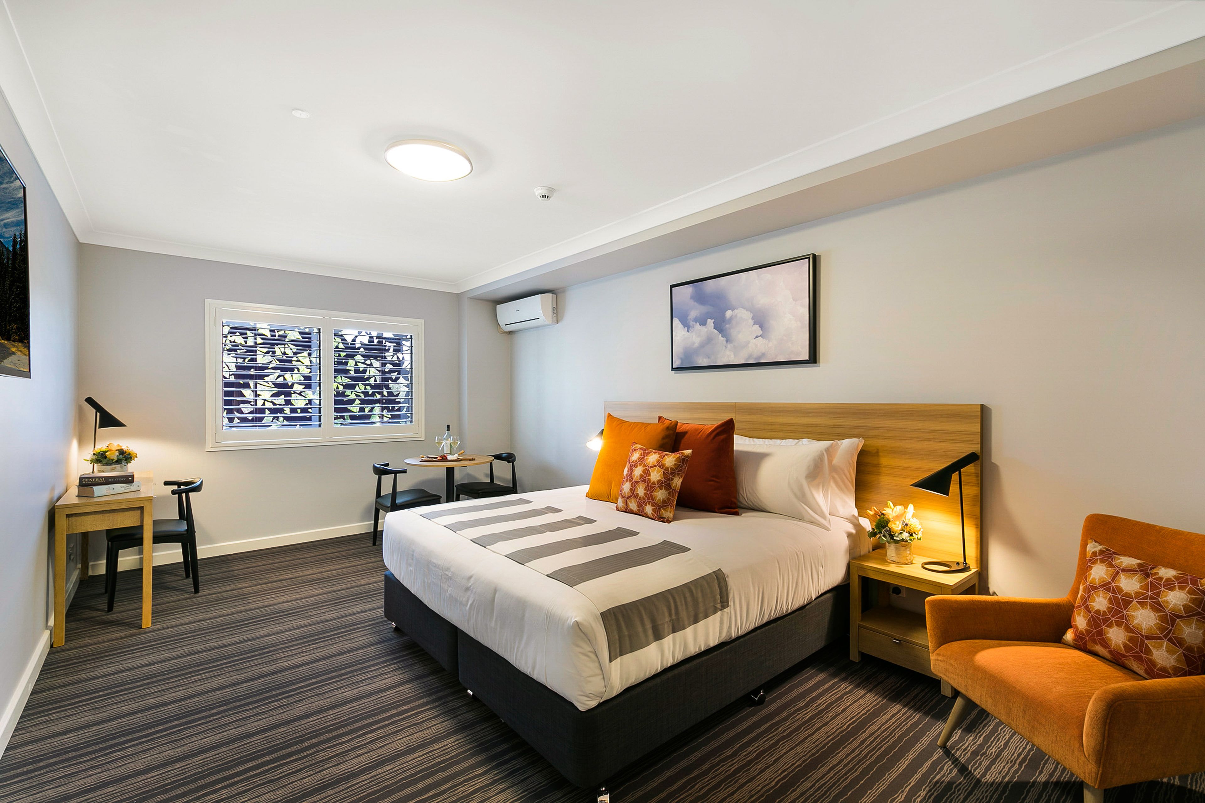 executive king room | 1 bedroom, in-room safe, blackout curtains, soundproofing