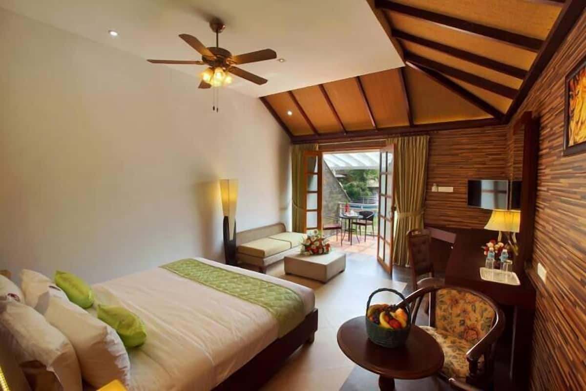 Doppia Luxury (Cottage) | Minibar, una cassaforte in camera, una scrivania, tende oscuranti
