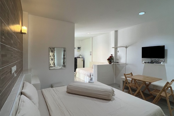 Basic Triple Room | WiFi (free), bed sheets