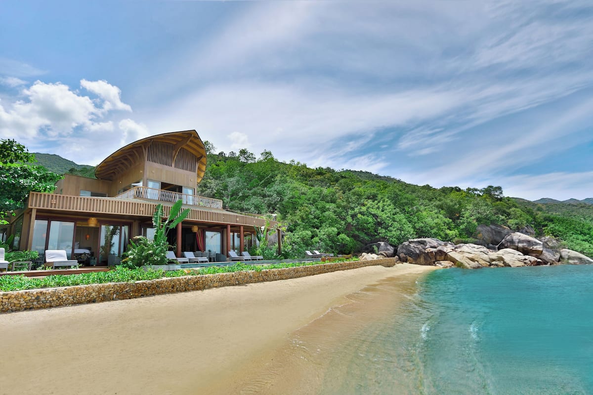 Two Bedrooms Beachfront Pool Villa