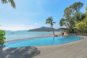 Outdoor pool, open 6:00 AM to 6:00 PM, pool umbrellas, sun loungers - An Lam Retreats Ninh Van Bay (Ninh Hoa)