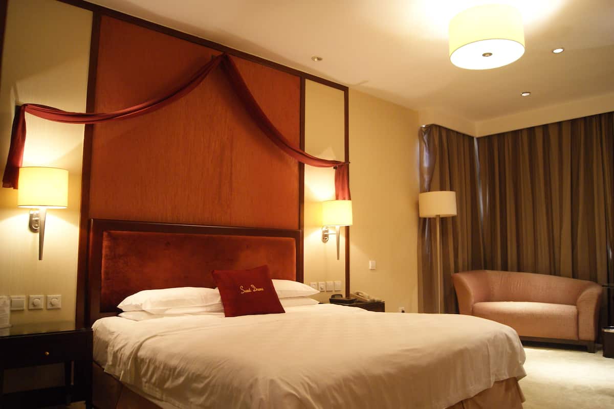 Minibar, in-room safe, desk, blackout curtains