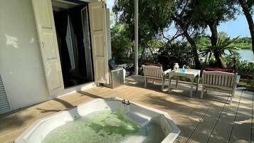 Private Jacuzzi Villa with River View