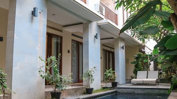 Kolam renang outdoor