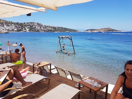 Jardines del alojamiento. Knidos Hotel