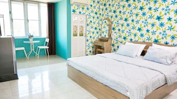 Standard Room 1 or 2 Persons | 1 ๊ฐ์ ์นจ์ค, ์ฑ
์, ์๋ง ์ปคํผ, ๋ฌด๋ฃ WiFi