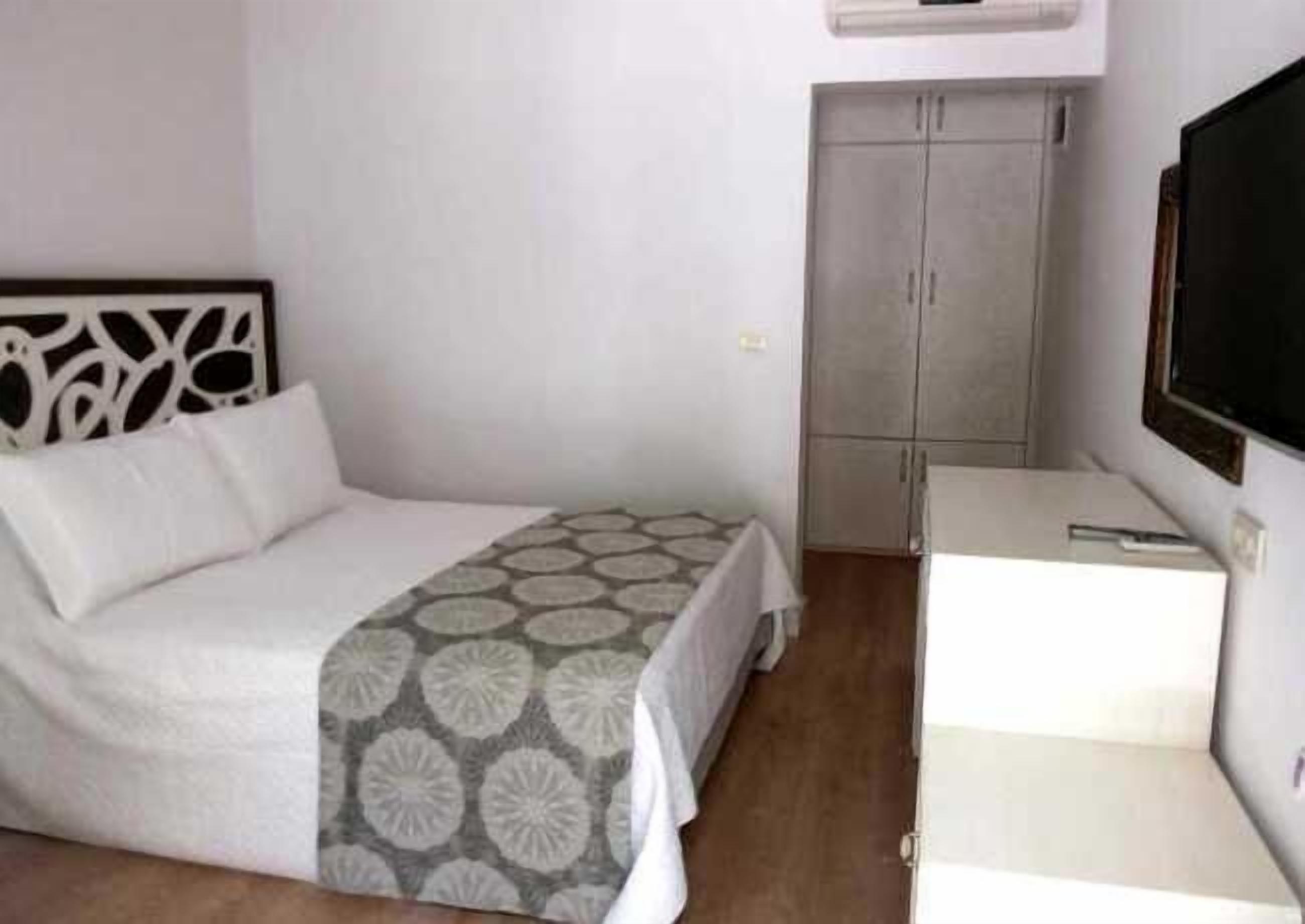 double room | minibar, in-room safe, desk, free cots/infant beds