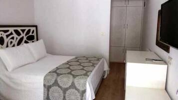 Minibar, caja de seguridad en la habitación, escritorio y wifi gratis