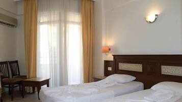 Minibar, desk, soundproofing, bed sheets