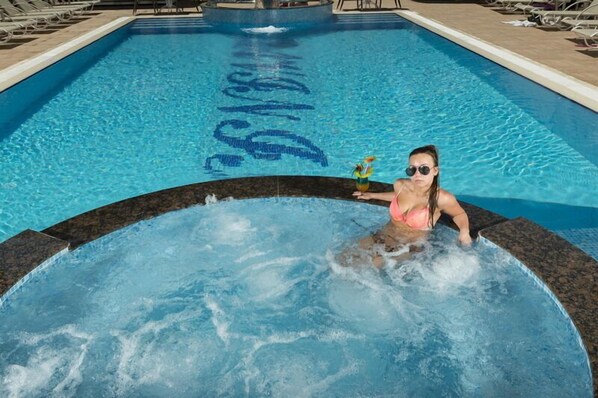 Seasonal outdoor pool