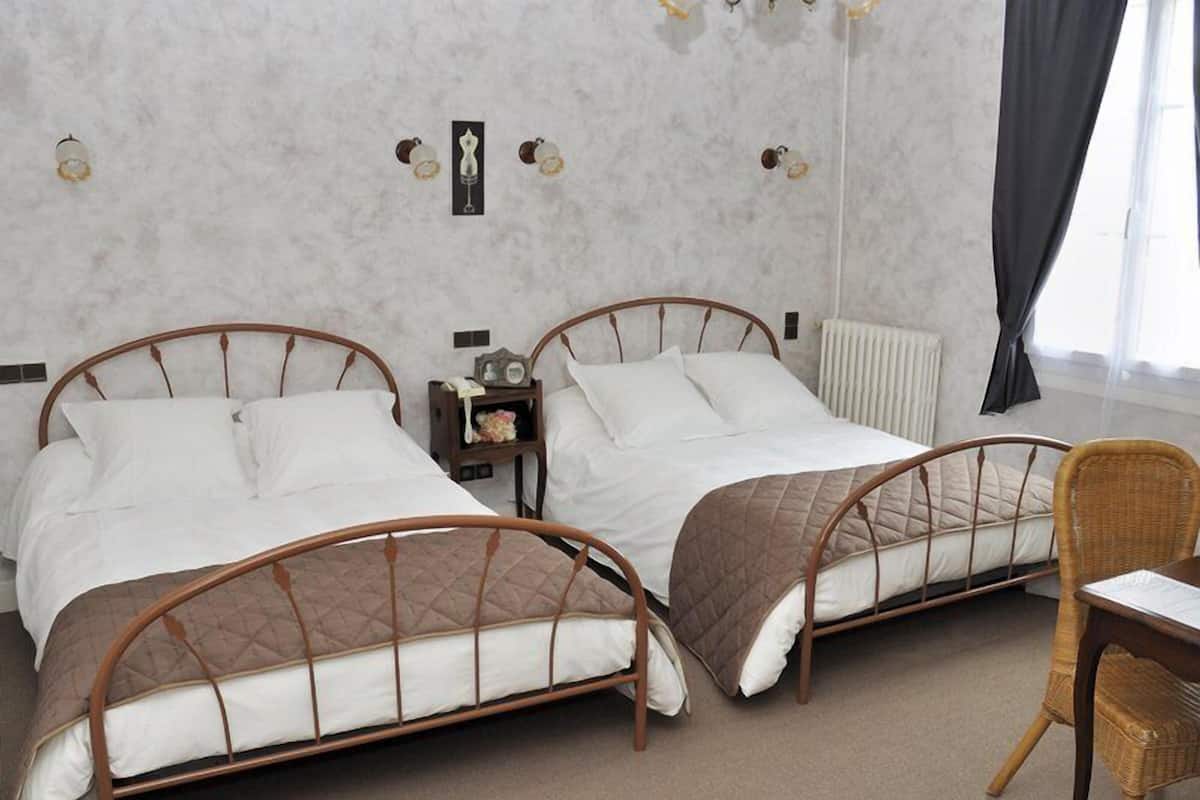 Twin Room, 2 Double Beds