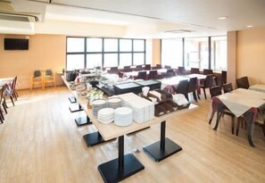 每日供應吃到飽早餐 (每人 JPY1500)