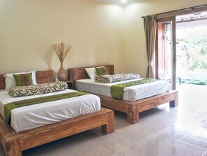 Desk, free WiFi, bed sheets - Bale Bali Inn (Ubud)