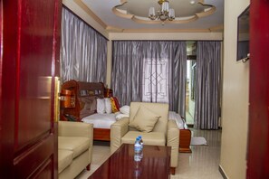 Executive Room | Minibar, in-room safe, desk, blackout curtains - Star City Hotel (Dar es Salaam)