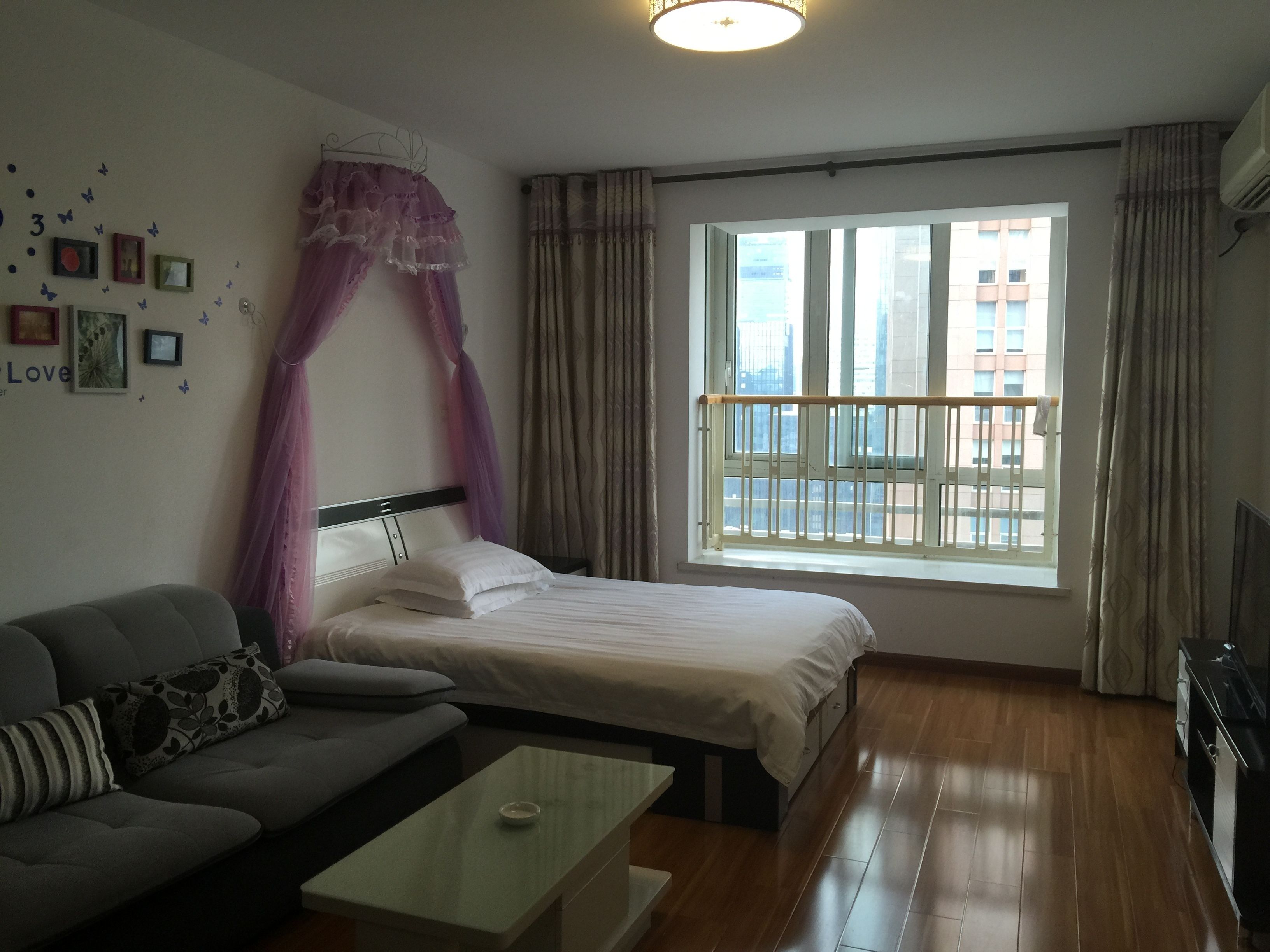 Deluxe-Zimmer | Minibar, Schreibtisch, Verdunkelungsvorhänge, Zustellbetten