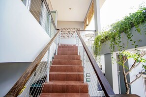 Staircase - DD Living - Hostel (Canggu)