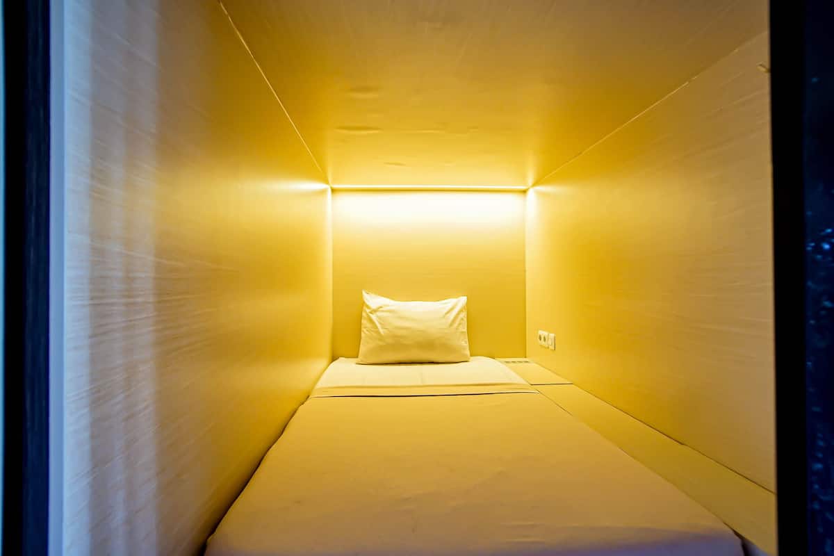 Ropa de cama de alta calidad y escritorio