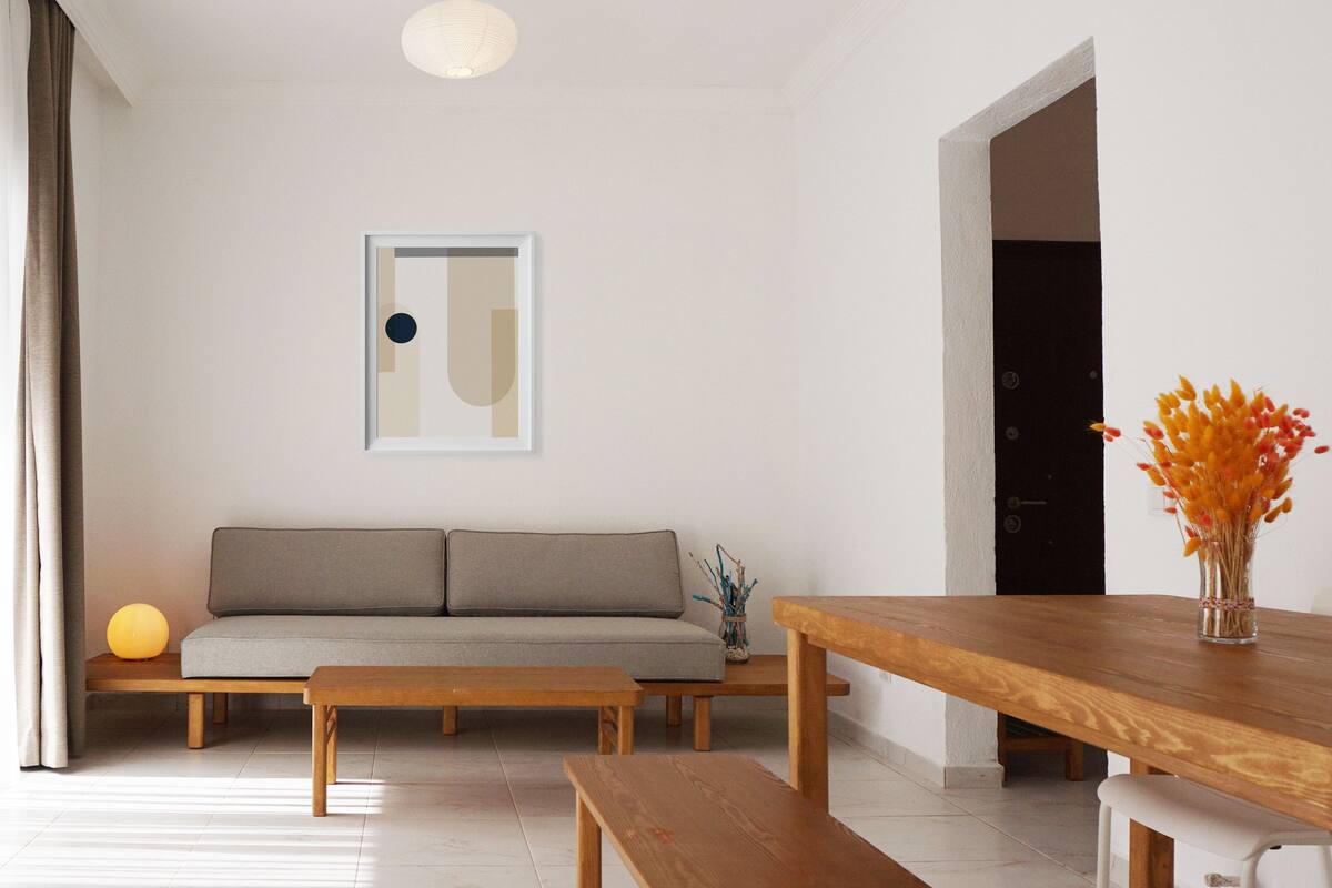 Family Apartment, 2 Bedrooms, Balcony, Garden View (400 meters away) | リビング エリア | LED テレビ