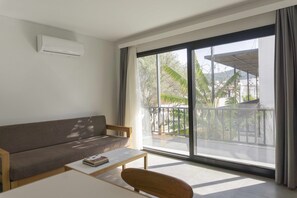 Familieleilighet, 1 soverom, tekjøkken, gårdsplassområde | Sengetøy av topp kvalitet, blendingsgardiner og wi-fi (inkludert)