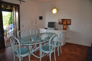 Appartement, 1 chambre | Coin séjour | Télévision