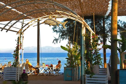 Kefi Beach and Suites