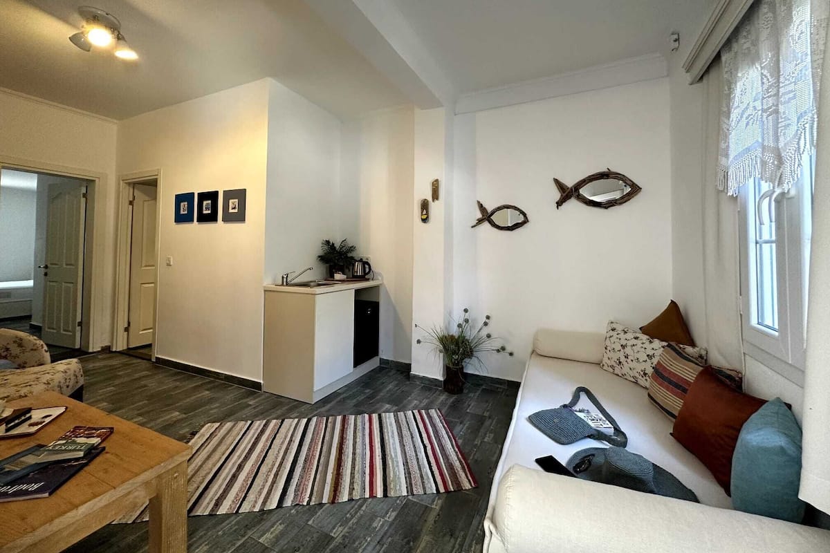 Grand Quadruple Room | 1 bedroom, premium bedding, minibar, in-room safe