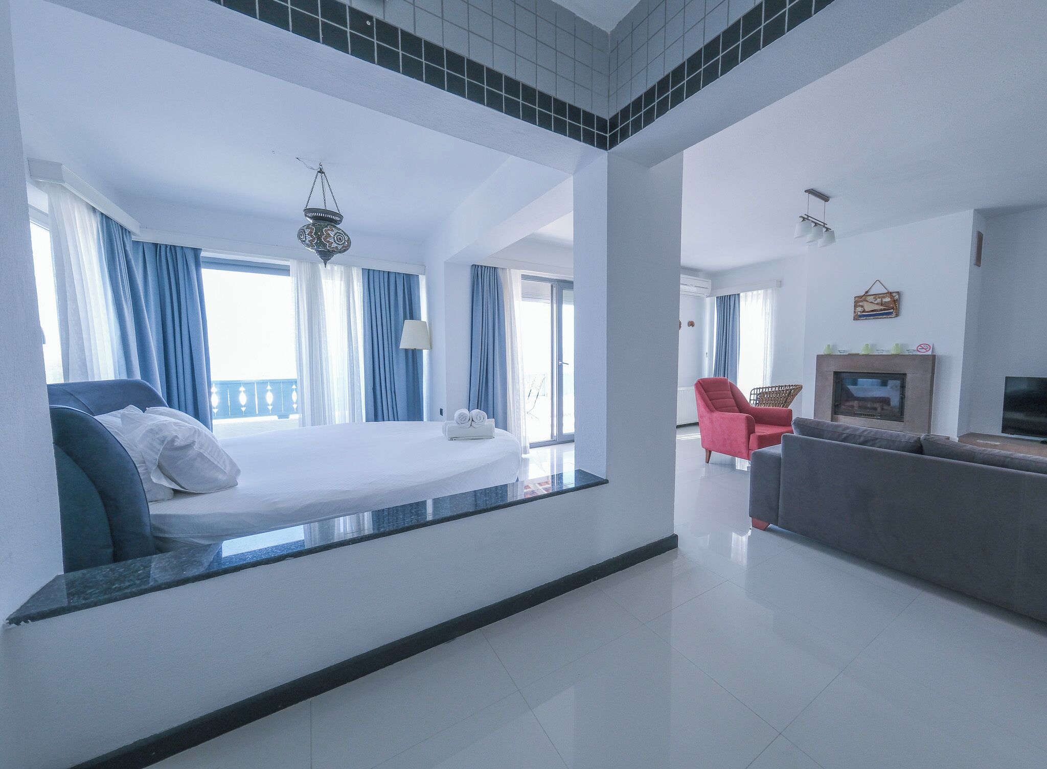 luxury studio suite | 1 bedroom, premium bedding, minibar, in-room safe