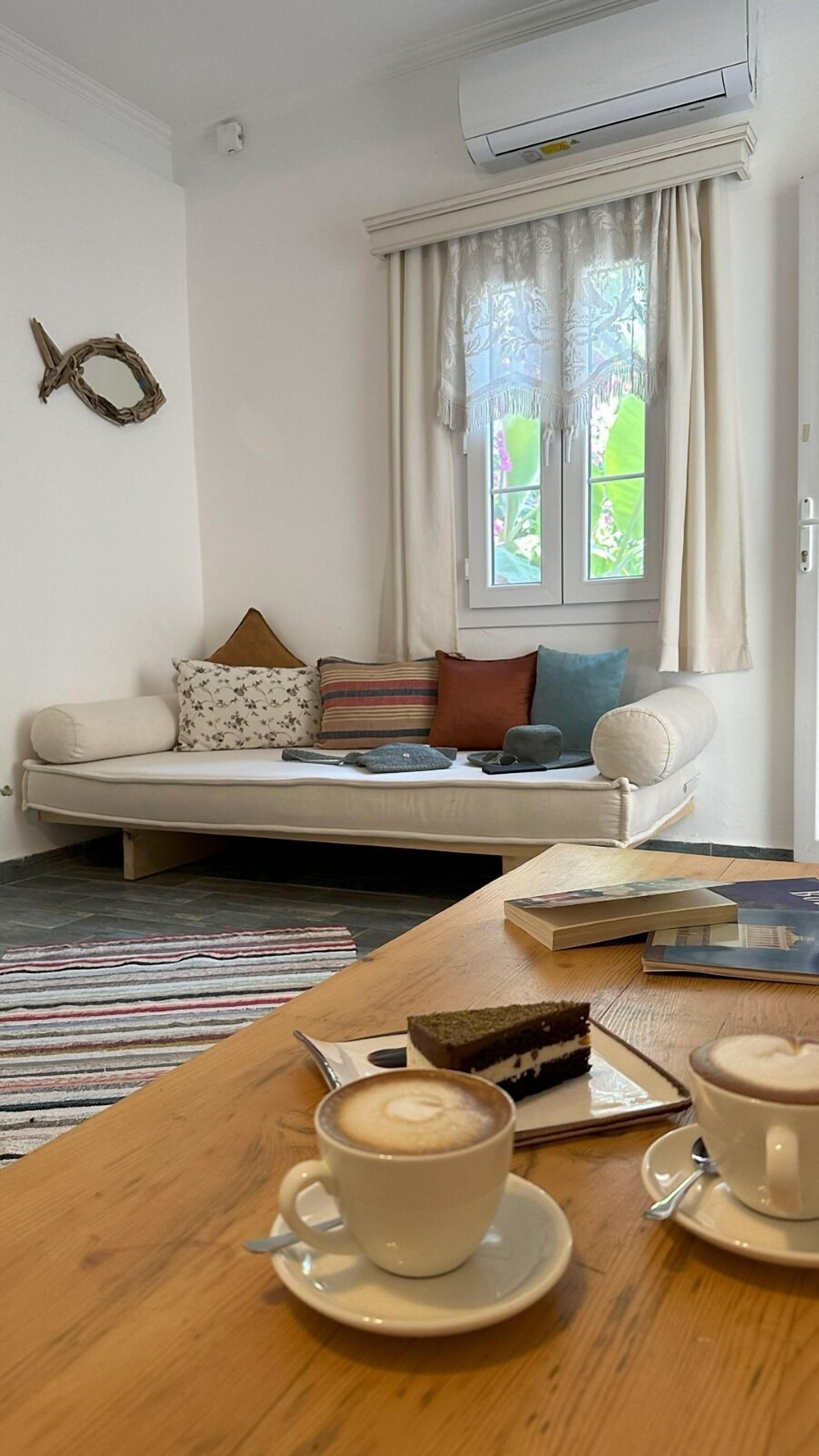 grand quadruple room | 1 bedroom, premium bedding, minibar, in-room safe