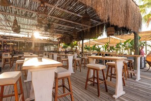 Bar (on property) - Kefi Beach and Suites (Bodrum)