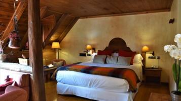 In-room safe, individually furnished, desk, blackout curtains