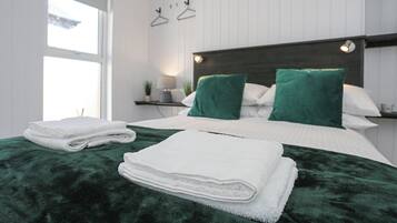 Habitación doble estándar | Escritorio, tabla de planchar con plancha y wifi gratis