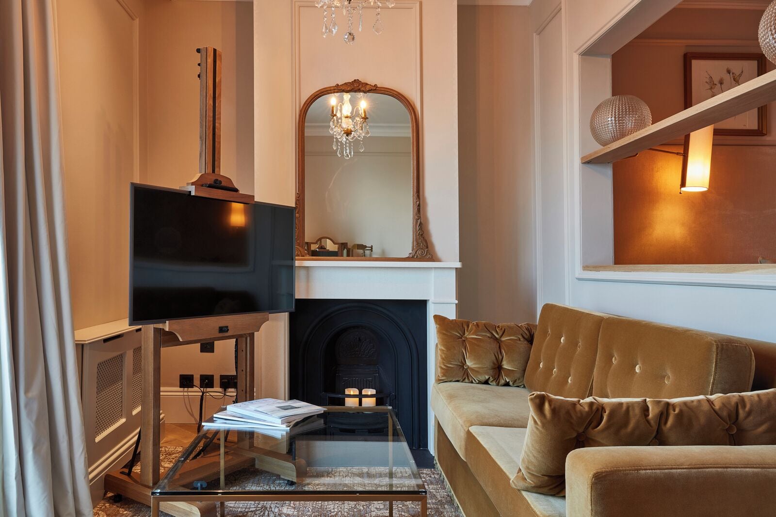 superior suite, river view | living area | flat-screen tv