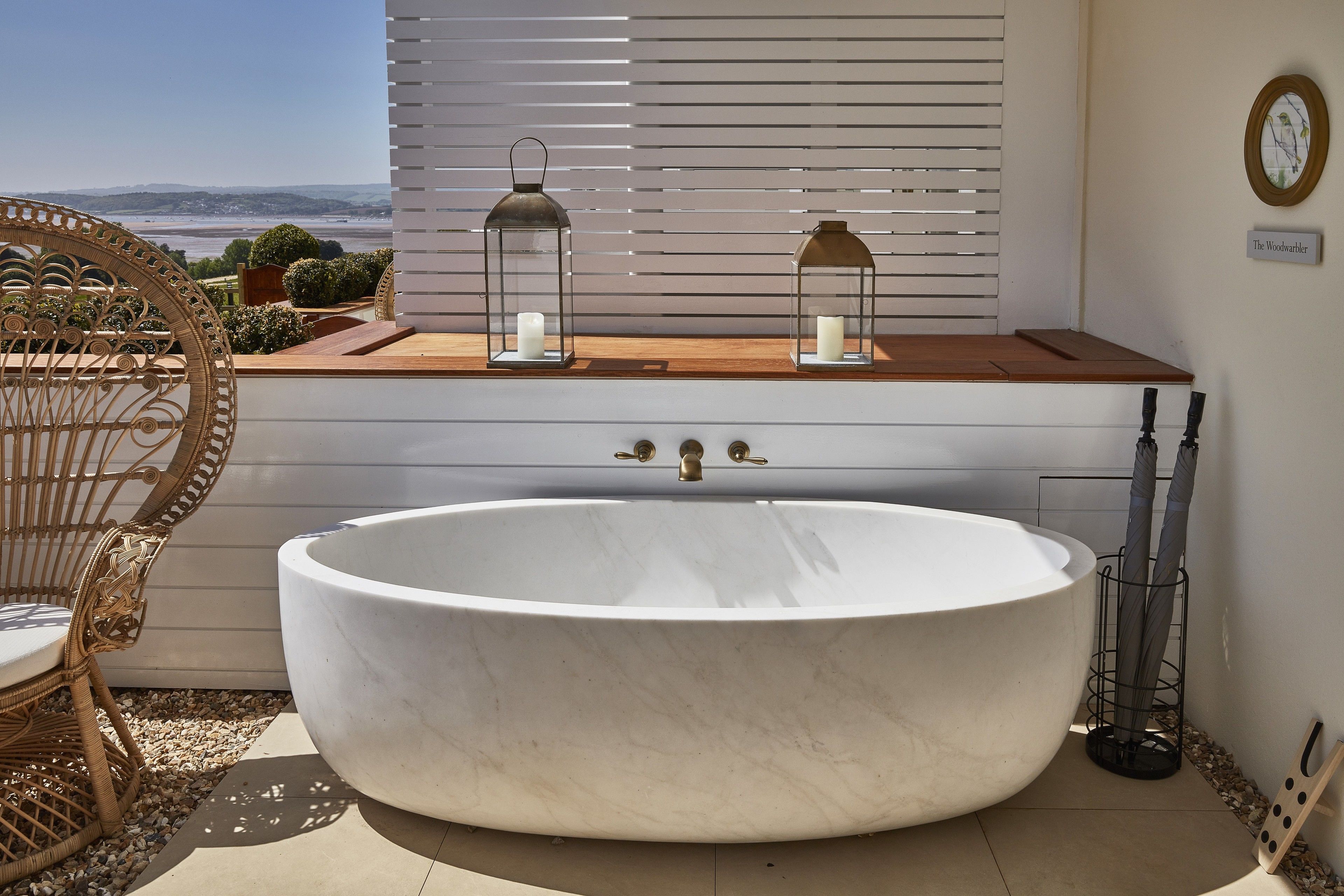 deep-soaking bathtub