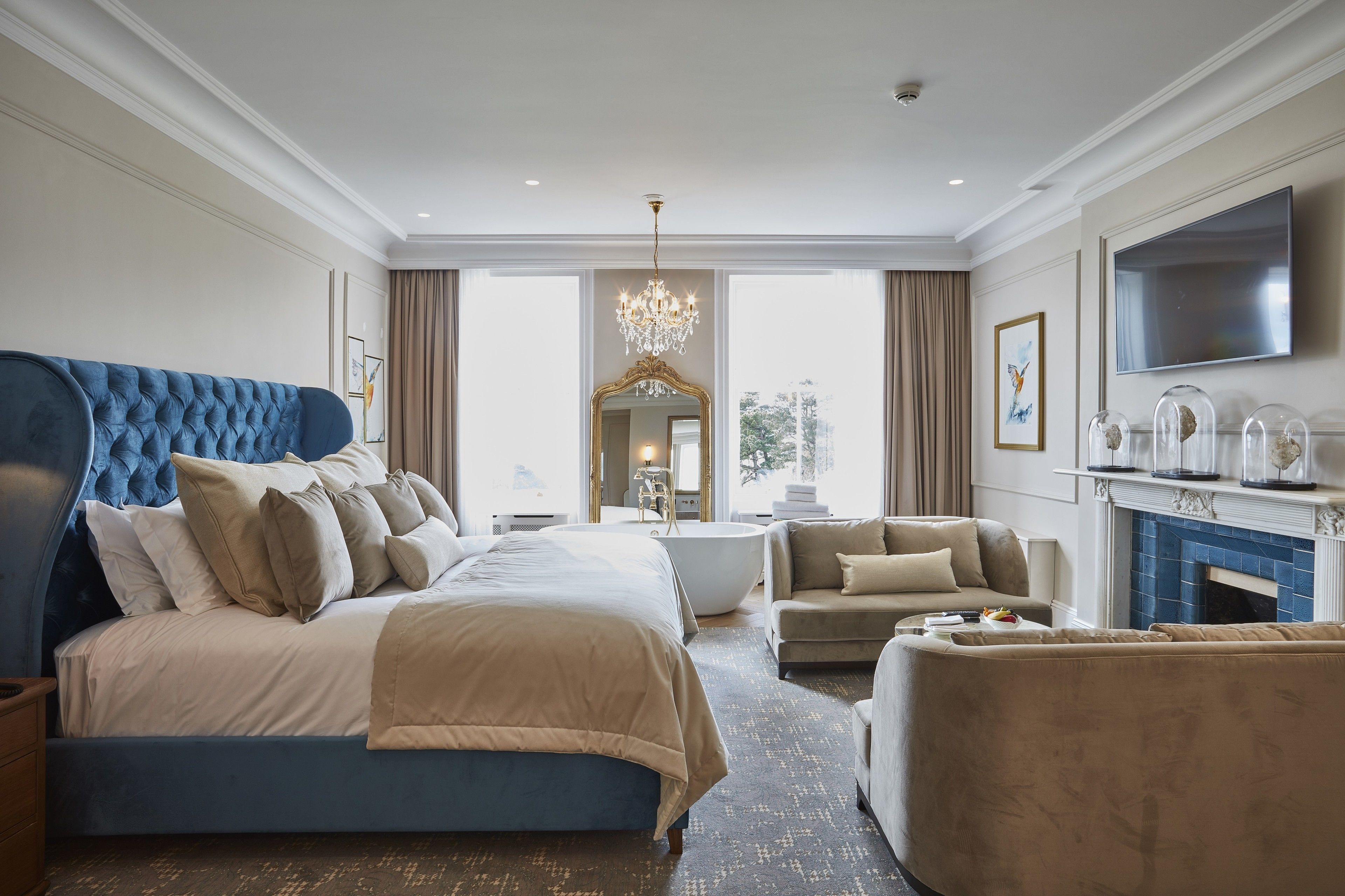 小 型套房 | 高档床上用品、客房内保险箱、特色装修、特色家居