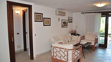 Villa, 5 Bedrooms, Sea View | Living room