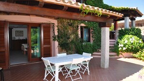 Unclassified image, 5 of 15, button - Villa Cancellu (San Teodoro)