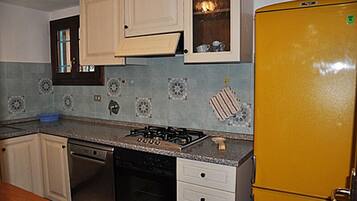 Villa, 5 Bedrooms, Sea View | Private kitchen