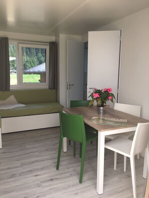 In-room safe, individually decorated, individually furnished, desk - Alpin Haus (Sappada)