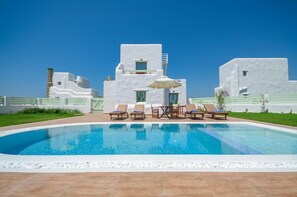 Villa superior, 2 habitaciones, alberca privada | Terraza o patio