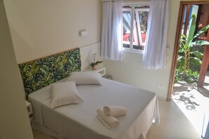 Standard Single Room | Minibar, desk, blackout drapes, soundproofing - Pousada Ipê (São Sebastião)