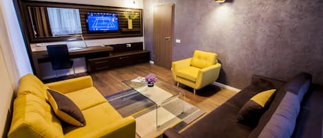 Deluxe Apartment | Living room