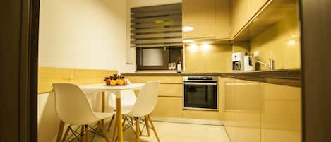 Deluxe Apartment | 1 bedroom, premium bedding, in-room safe, desk