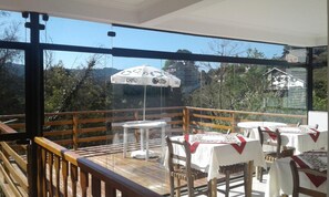 Balcony - Pousada La Sierra (Campos do Jordão)