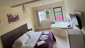 Suite – premium | 1 soverom, sengetøy av topp kvalitet, minibar og blendingsgardiner