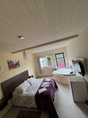 尊荣套房 | 1 多间卧室、高档床上用品、迷你吧、特色装修