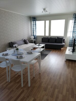 Apartment, 2 Bedrooms | Living area