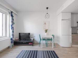 Studio | Living area | Flat-screen TV - Kotimaailma Apartments Joensuu (Joensuu)